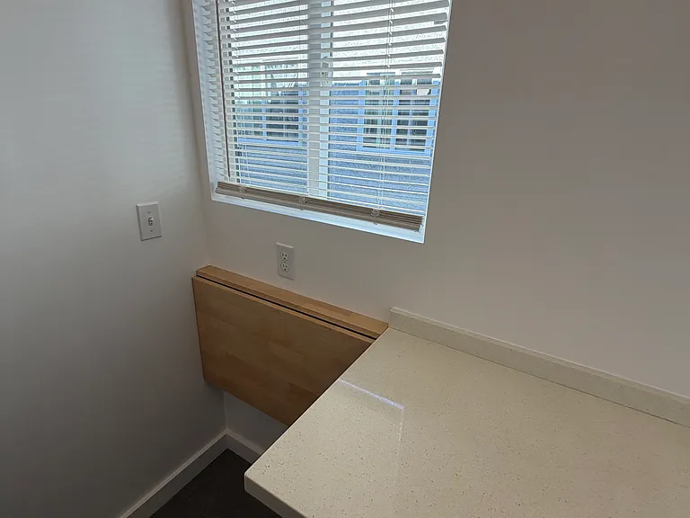 8416 1/2 Victoria Ave — Photo 12