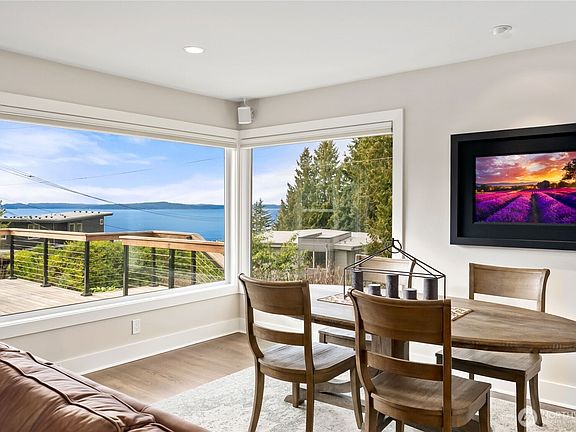 5th image of 9604 44th Avenue SW