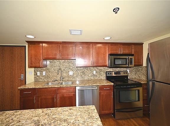 4th image of 600 Admiral Blvd APT 206