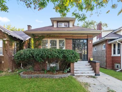 7643 S Paxton Ave, Chicago, IL, 60649