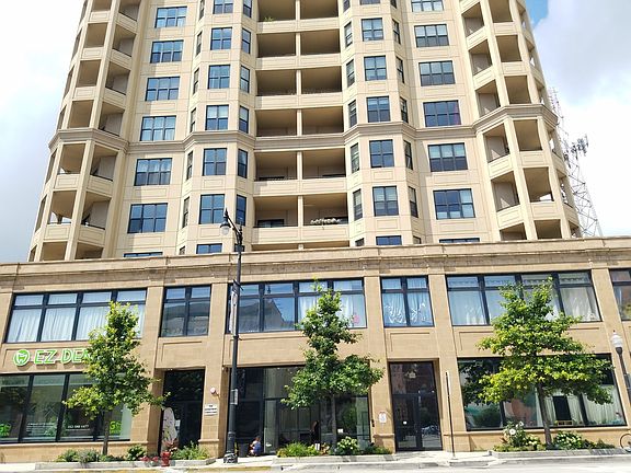 2nd image of 1464 S Michigan Ave APT 1608