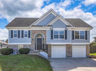 508 SE Saratoga Dr, Blue Springs, MO 64014