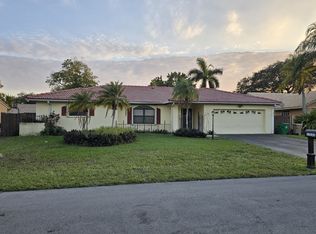 15846 Waverly Mnr, Fort Lauderdale, FL 33331