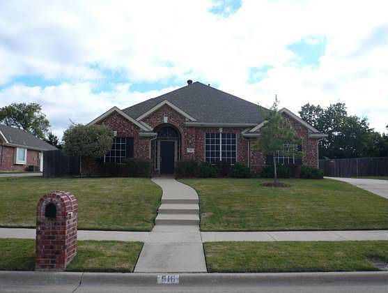 2nd image of 516 Hickory Dr