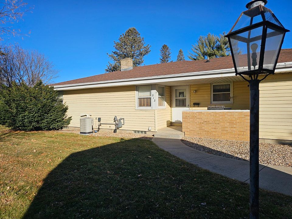 1st image of 813 Des Moines Dr