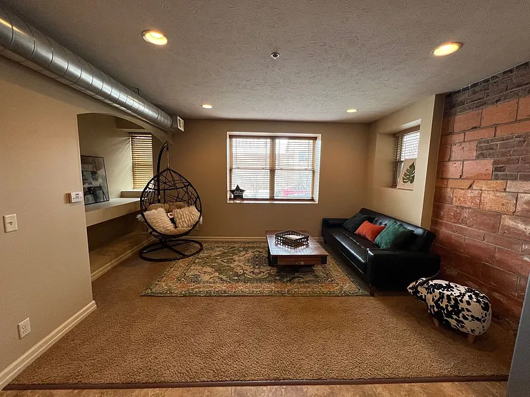 3005 Harney St — Photo 15