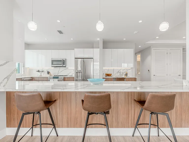 41 SW Seminole St #306 — Photo 7