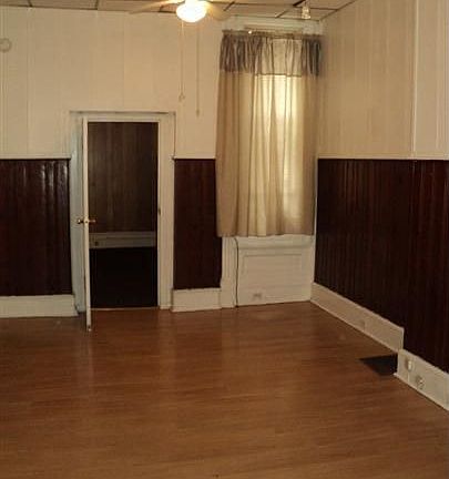 2nd image of 1418 W Erie Ave APT 1