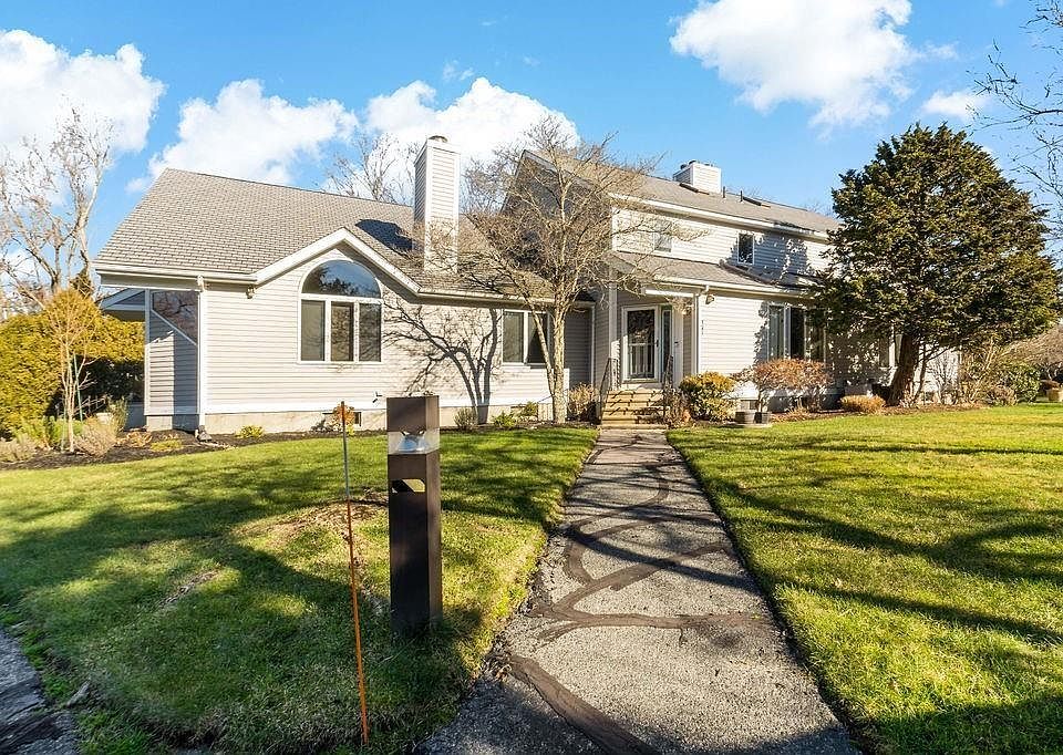 1st image of 127 Oceanwoods Dr
