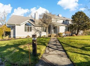 127 Oceanwoods Dr, North Kingstown, RI 02852