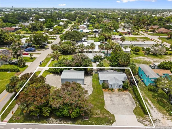 3915 SE Salerno Rd, Stuart, FL 34997