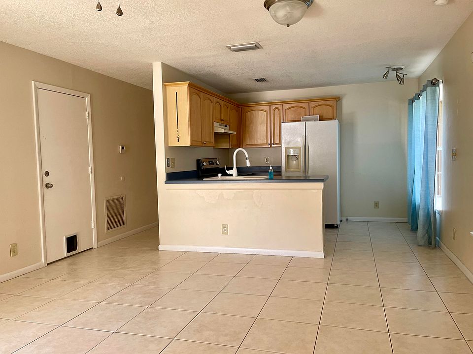 2nd image of 10363 Boynton Place Cir