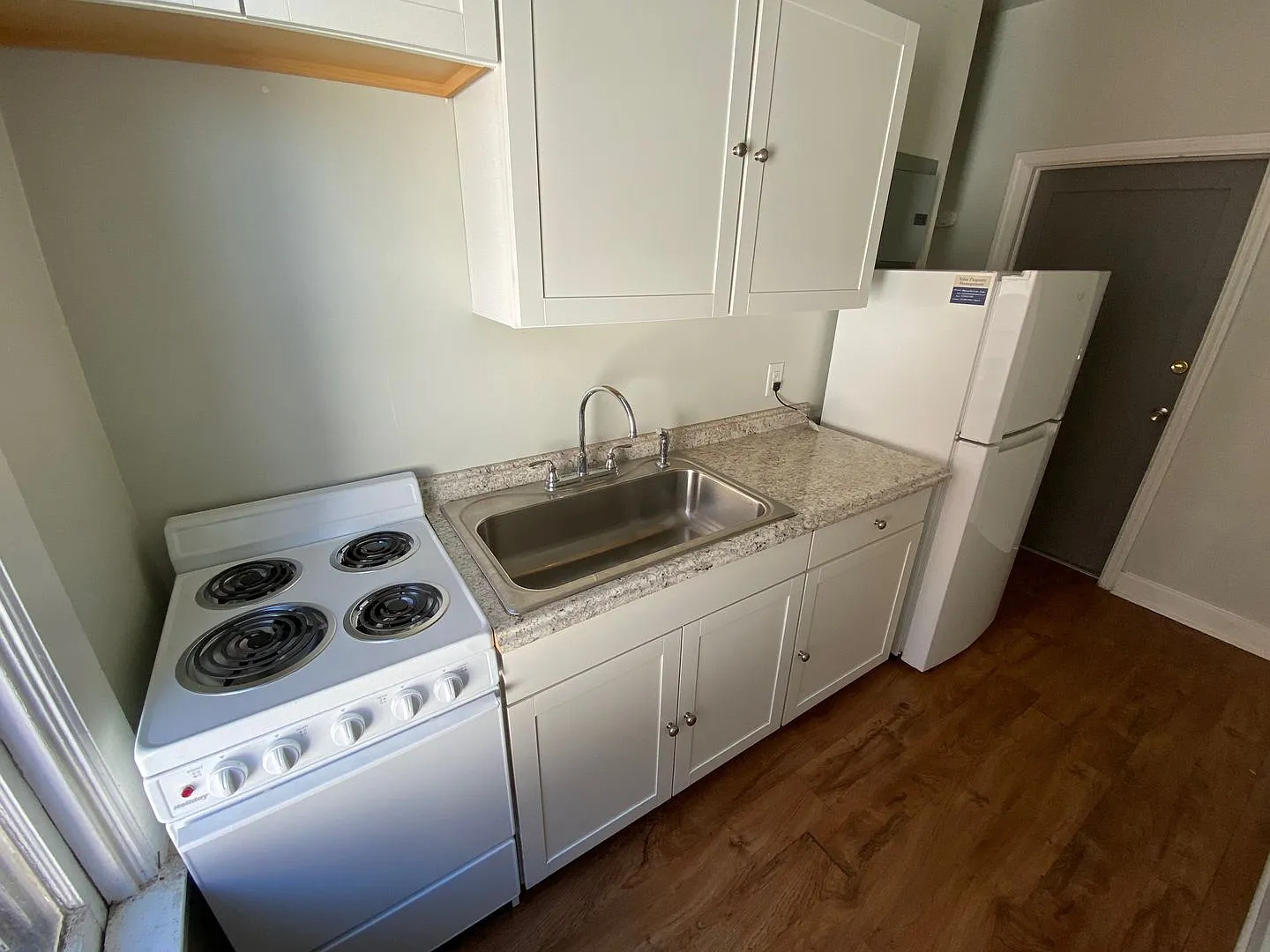 120 N George St — Photo 2