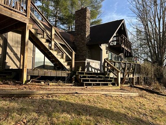 2nd image of 111 Seehorn Ln