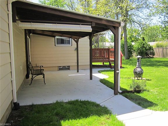 3rd image of 211 Whitman Blvd