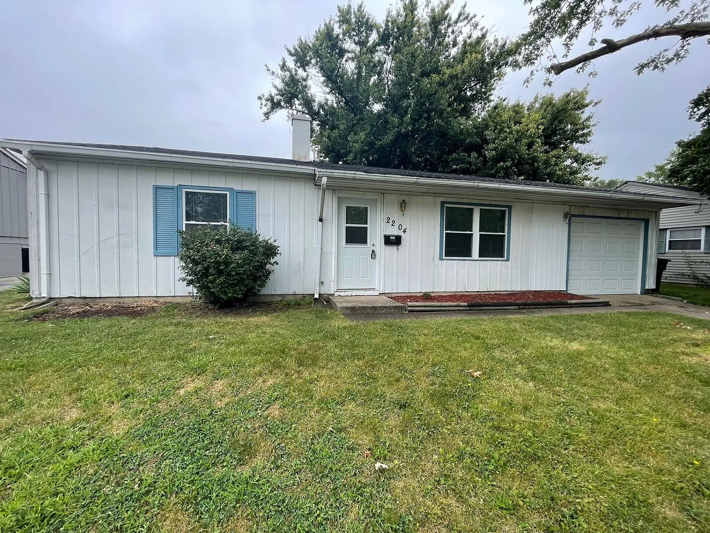 3 Bedroom House W/ A Garage! — Photo 1