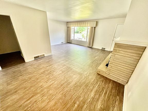 2nd image of 2167 E Powell Ave #A