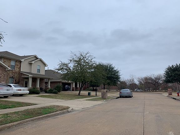5th image of 305 Creekwood Trl