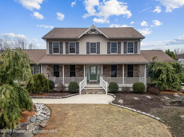 6 Riverview Dr, Jessup, PA 18434