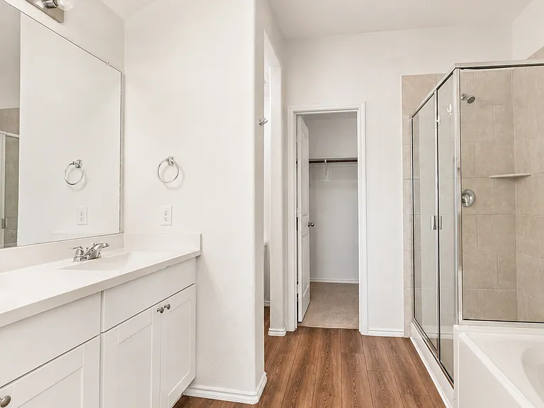 3903 Pioneer Dr — Photo 8