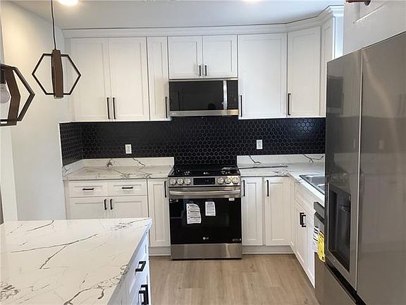 3rd image of 1457 Lauradale Dr