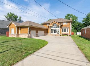 32424 Robeson Saint, Saint Clair Shores, MI 48082