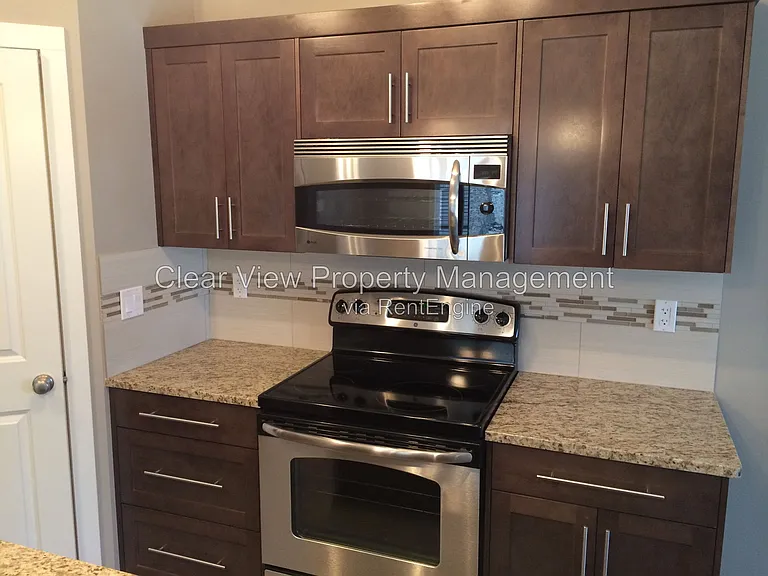 264 Sunridge Rd W — Photo 6