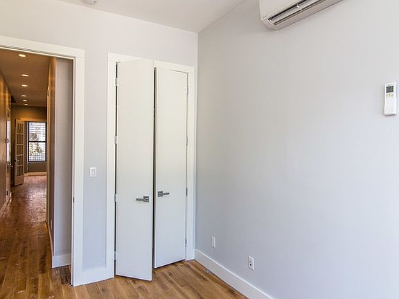 2nd image of 190 Suydam St APT 1R