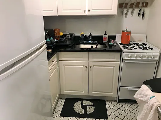 Rented by Joe Gotham LTD | media 15