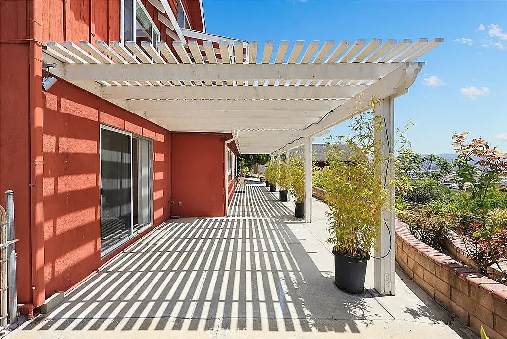 1 bed, 400 sqft, $1,350 — Photo 4