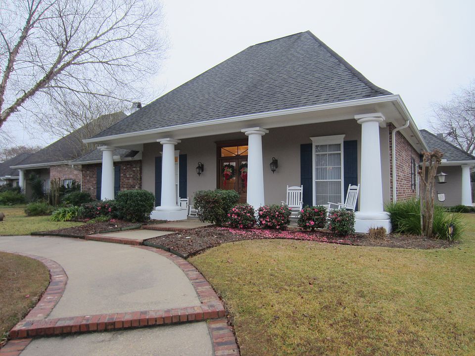 1st image of 102 Shelburne Cir
