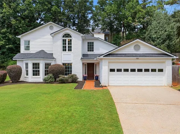9055 Club River Dr, Roswell, GA 30076