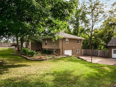 13521 Polfer Rd, Kansas City, KS, 66109