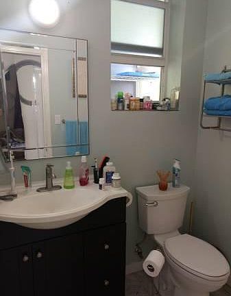 4th image of 805 Waddell Ave