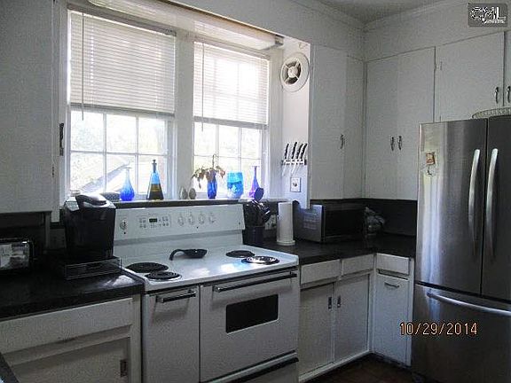 5th image of 924 Greenville Cir
