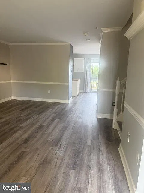 3 bed, 2.5 bath, 1634 sqft, $2,249 — Photo 4