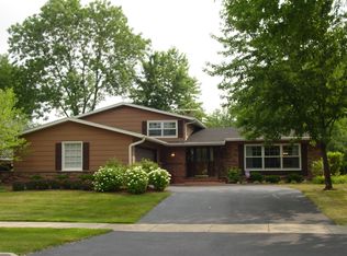 2526 N Walnut Ave, Arlington Heights, IL 60004