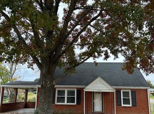 1904 Fairhope Rd NW, Roanoke, VA 24017