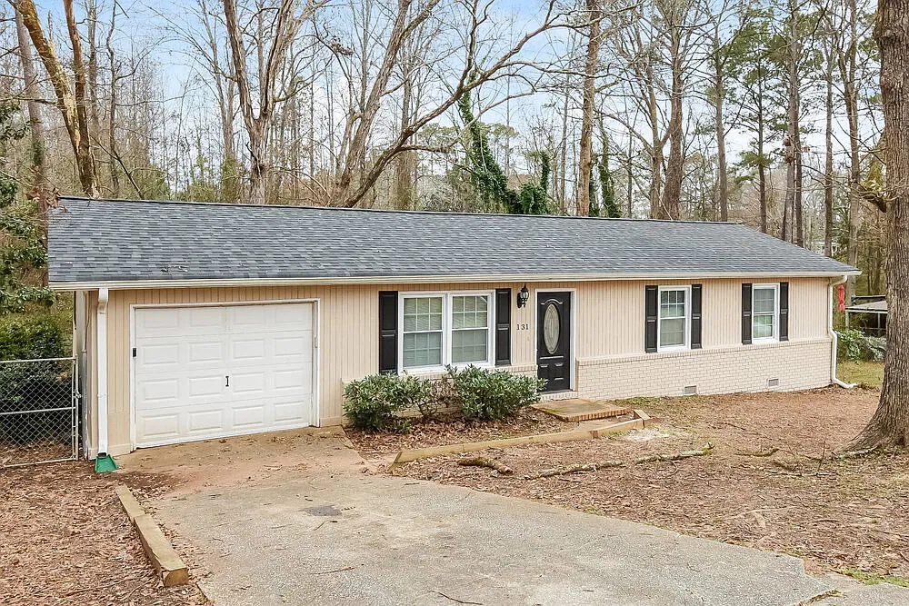 3 bed, 1.5 bath, 1248 sqft, $2,220 — Photo 1