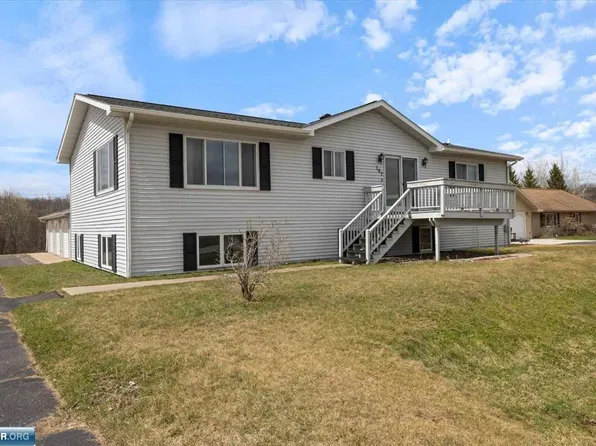 107 5th St, Nashwauk, MN 55769