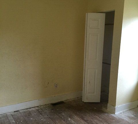 4th image of 430 Bayless St