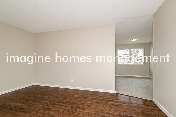 3 bed, 1.5 bath, 1126 sqft, $2,195 — Photo 3