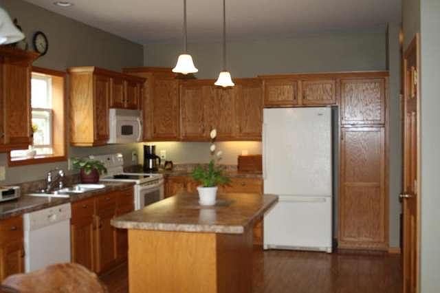 1st image of 347 Brewster Dr