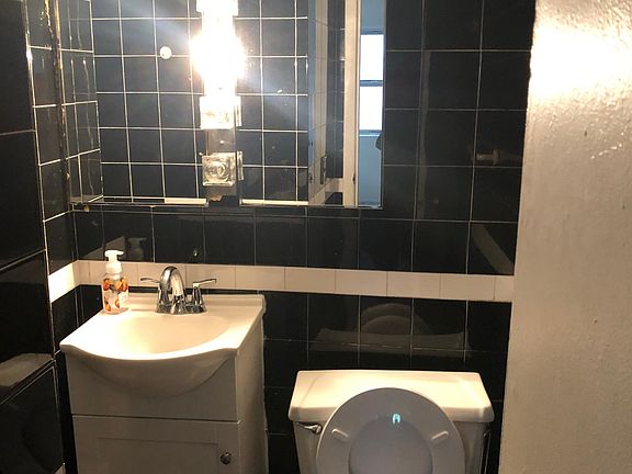 3rd image of 95 Vera St APT 2