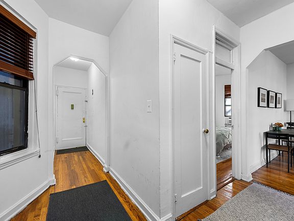 3rd image of 203 W 103rd St APT 4B