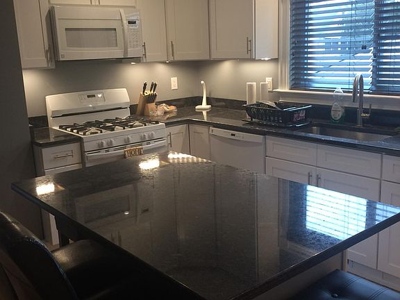 3rd image of 75 Greenwood St Floor 2