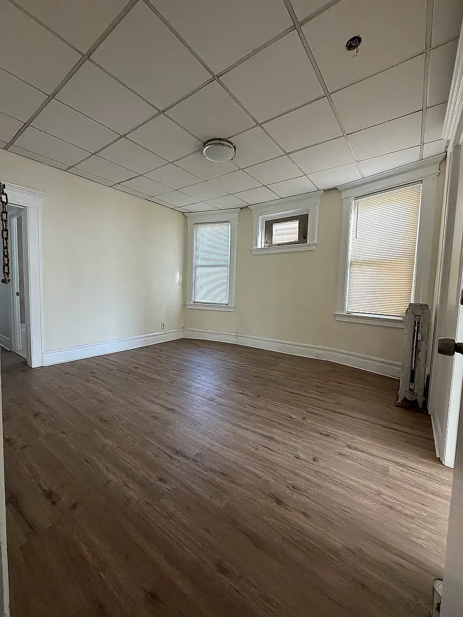 Building Photo - 60 Vermont Ave #2