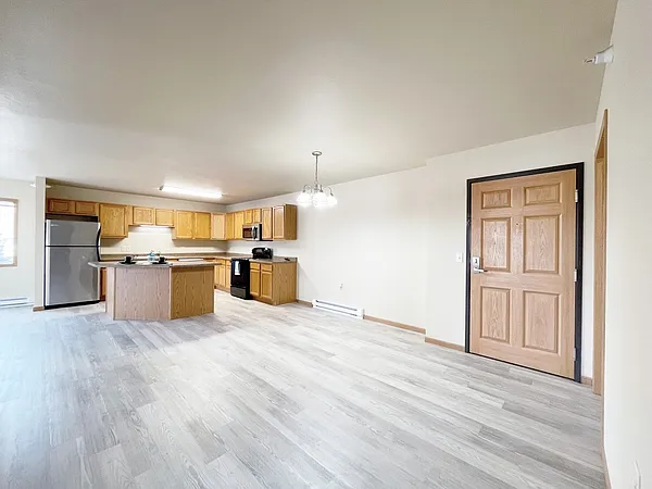 Elk Pointe Apartments — Photo 14