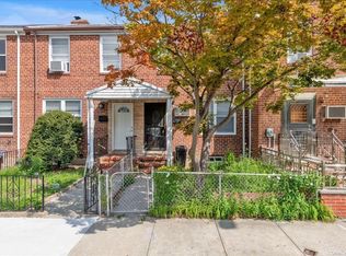 19425 Station Rd, Flushing, NY 11358