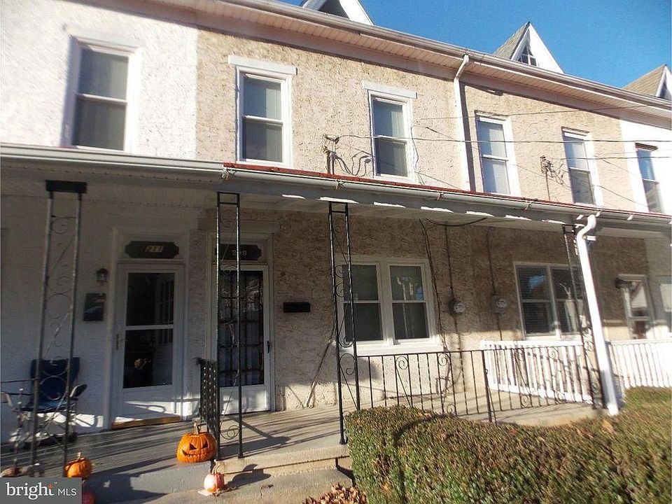 1st image of 209 W Church St